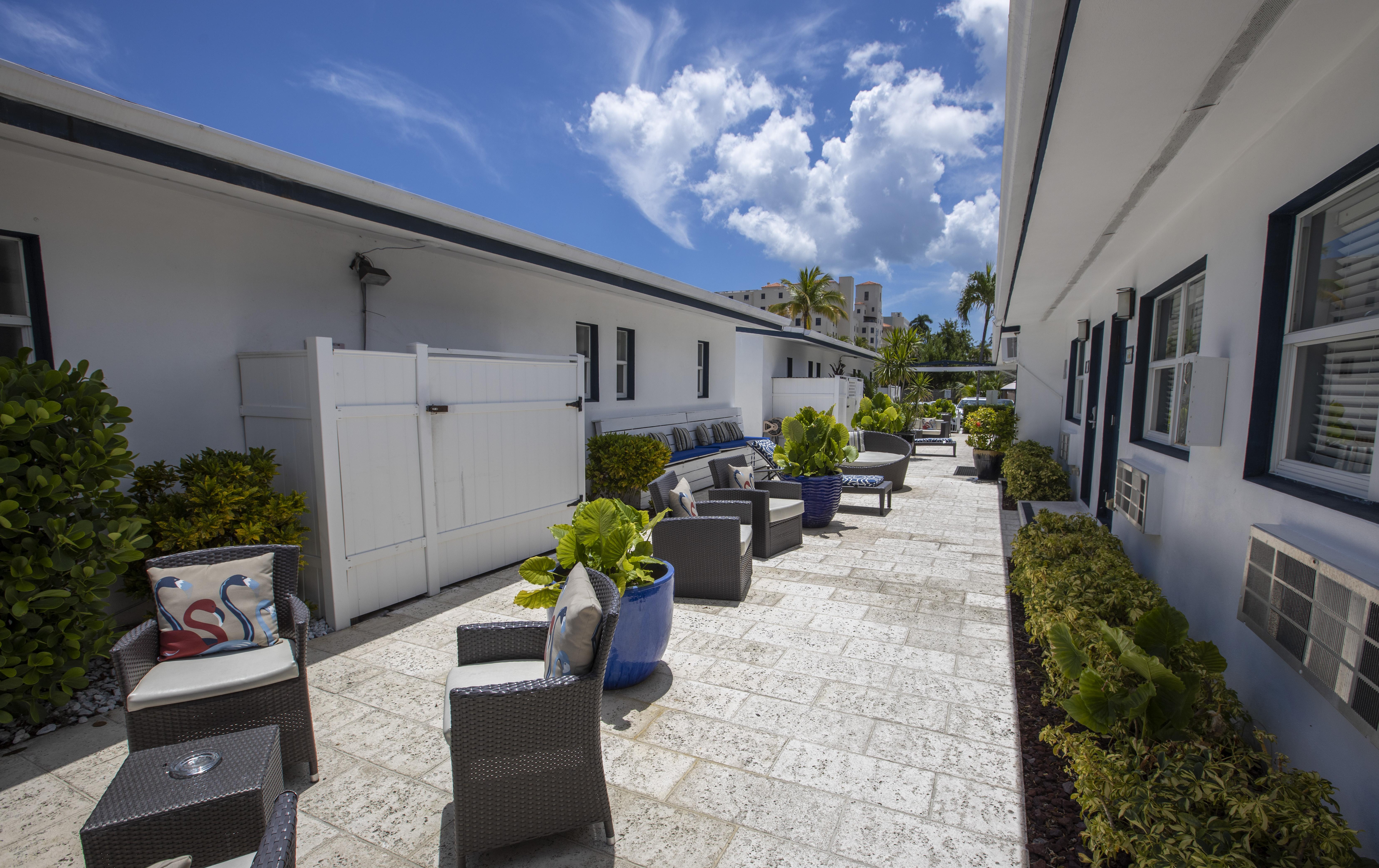 Hollywood Beach Suites And Hotel Exterior photo