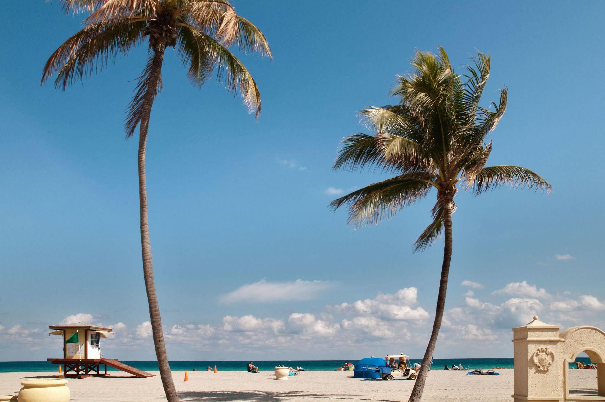 Hollywood Beach Suites And Hotel Exterior photo